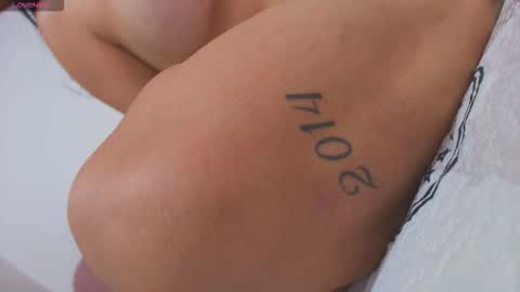 Snapshot of hillary_jones chatting on December 2025 12:40:02 AM sarah online show from December 2025 12:40:02 AM