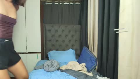 yuricah online show from February 2026 07:51:01 AM