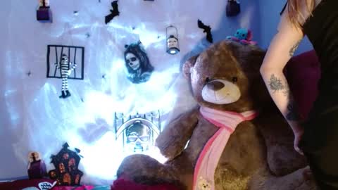 Snapshot of himiiko_toga chatting on October 2025 11:06:02 PM Himiiko online show from October 2025 11:06:02 PM