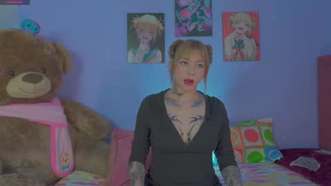 Snapshot of himiiko_toga chatting on November 2025 08:29:02 PM Himiiko online show from November 2025 08:29:02 PM