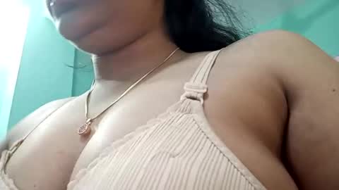 himuhimu22 online show from December 2024 09:22:02 AM