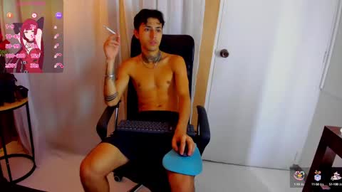 Snapshot of hinata_itachi chatting on February 2025 06:18:01 AM FANE AND DAVID online show from February 2025 06:18:01 AM