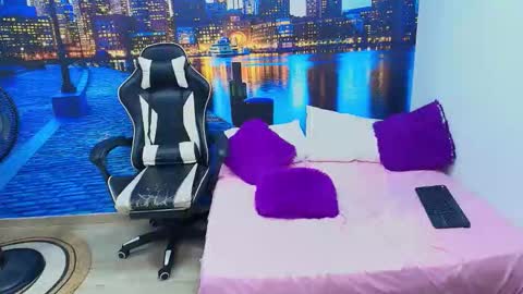 hinataii online show from February 2026 08:32:01 AM