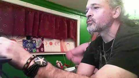 hippiedad333 online show from February 2026 02:45:01 AM