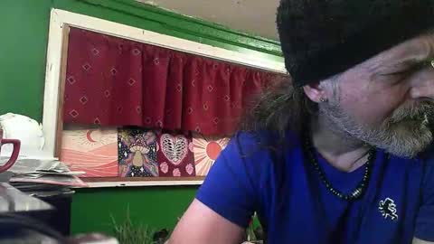 Snapshot of hippiedad333 chatting on April 2026 01:58:02 AM hippiedad333 online show from April 2026 01:58:02 AM