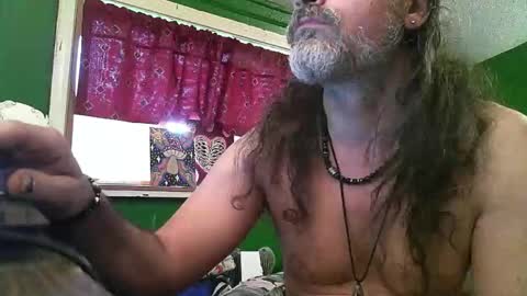 Snapshot of hippiedad333 chatting on April 2026 11:42:02 PM hippiedad333 online show from April 2026 11:42:02 PM