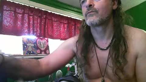 Snapshot of hippiedad333 chatting on May 2026 10:04:02 PM hippiedad333 online show from May 2026 10:04:02 PM