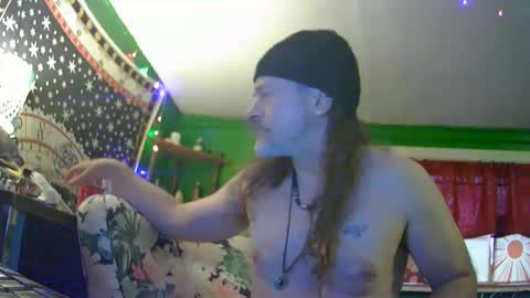Snapshot of hippiedad333 chatting on May 2026 11:22:02 PM hippiedad333 online show from May 2026 11:22:02 PM