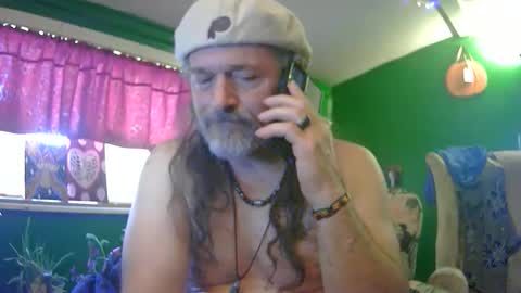Snapshot of hippiedad333 chatting on June 2026 10:00:01 PM hippiedad333 online show from June 2026 10:00:01 PM