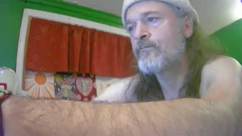 Snapshot of hippiedad333 chatting on June 2026 02:25:02 AM hippiedad333 online show from June 2026 02:25:02 AM