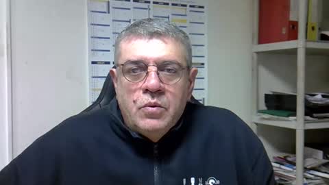 Snapshot of hippopotame17 chatting on December 2024 06:26:01 AM hippo online show from December 2024 06:26:01 AM