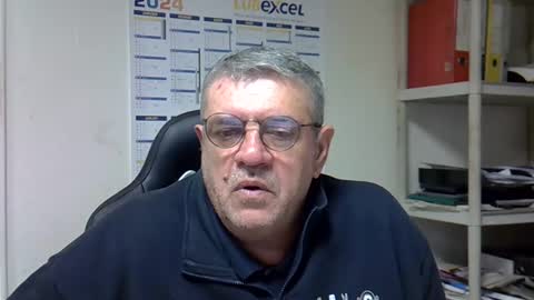 Snapshot of hippopotame17 chatting on December 2024 06:10:01 AM hippo online show from December 2024 06:10:01 AM