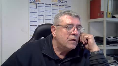 Snapshot of hippopotame17 chatting on December 2024 10:44:02 AM hippo online show from December 2024 10:44:02 AM