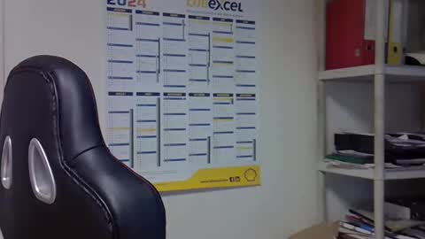 Snapshot of hippopotame17 chatting on December 2024 03:55:01 PM hippo online show from December 2024 03:55:01 PM