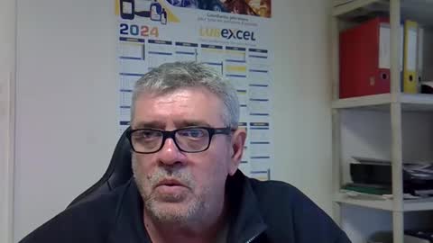 Snapshot of hippopotame17 chatting on December 2024 02:28:02 PM hippo online show from December 2024 02:28:02 PM