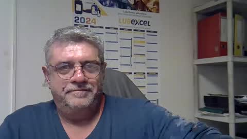 Snapshot of hippopotame17 chatting on December 2024 01:50:01 PM hippo online show from December 2024 01:50:01 PM