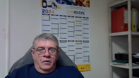 Snapshot of hippopotame17 chatting on December 2024 08:51:02 AM hippo online show from December 2024 08:51:02 AM