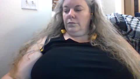 hippysnewhere online show from June 2026 02:50:02 AM
