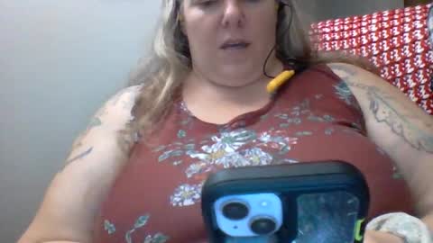 hippysnewhere online show from June 2026 12:15:02 AM