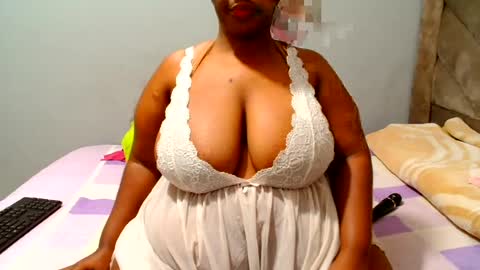Snapshot of hips2sexy chatting on June 2026 09:00:02 AM hips2sexy online show from June 2026 09:00:02 AM