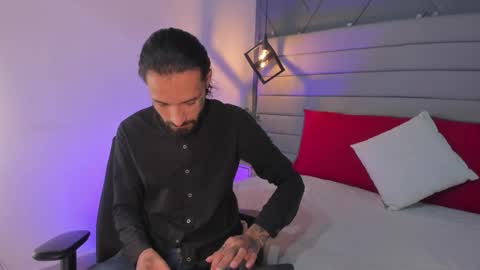 Hisoka online show from February 2026 01:03:02 PM