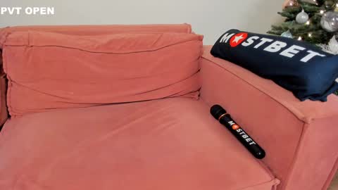 Snapshot of hlopushkahouse chatting on January 2025 04:13:01 PM Milana and Batman online show from January 2025 04:13:01 PM