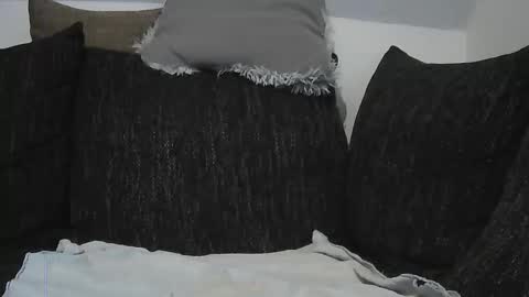 hlovescf online show from April 2026 06:35:02 AM