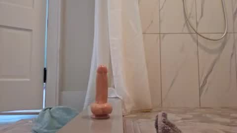 Snapshot of hockeyjock17 chatting on May 2026 02:45:01 PM hockeyjock17 online show from May 2026 02:45:01 PM