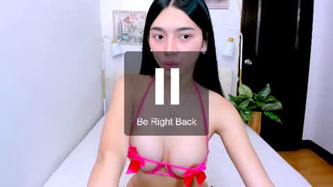 Snapshot of hoely_amethyst chatting on June 2026 12:22:01 PM Hoely online show from June 2026 12:22:01 PM