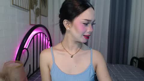 hoelymolly online show from June 2026 06:31:02 PM