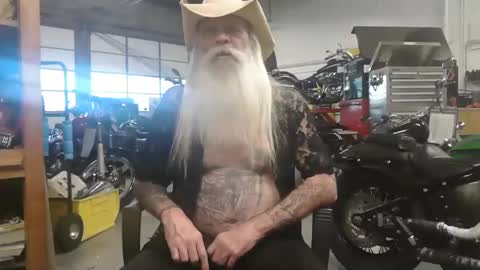 Hogschlong63 online show from November 2025 07:49:02 PM