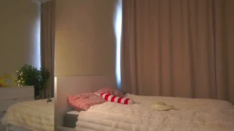 Moni Monica online show from April 2026 08:00:02 AM