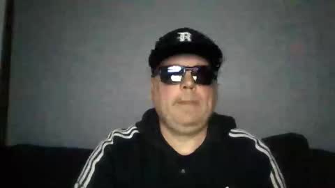 Snapshot of holden_minutz chatting on April 2026 06:39:01 AM holden_minutz online show from April 2026 06:39:01 AM