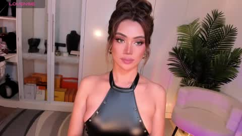 Ms. Laura online show from February 2025 10:17:02 PM