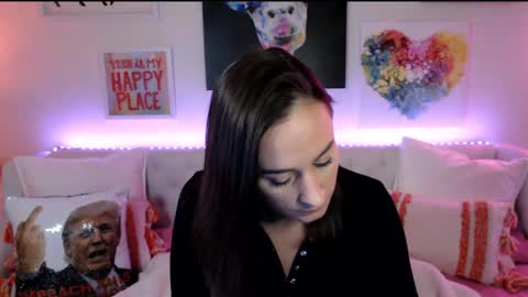 Holi Hurricane online show from April 2026 02:18:01 AM