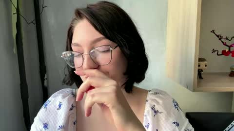 Sofia online show from April 2026 05:11:01 AM