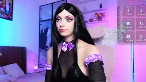 Holli online show from July 2026 12:00:01 PM