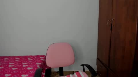 holly... online show from October 2025 03:58:01 PM