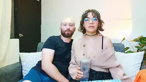 Holly and Honey online show from September 2025 09:26:01 PM