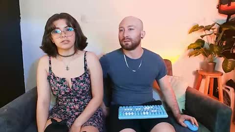 Holly and Honey online show from November 2025 09:15:02 PM