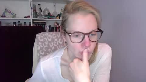 holly_bourbon online show from March 2026 08:37:02 PM