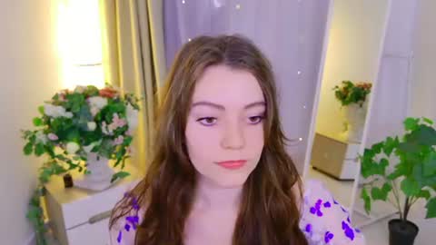 Snapshot of holly_kittenss chatting on June 2026 02:23:02 PM Lana online show from June 2026 02:23:02 PM