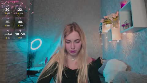 holly_molly8 online show from November 2025 08:52:01 PM