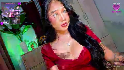 Snapshot of holly_preciousxx chatting on June 2026 01:05:02 PM Hi Im Precious online show from June 2026 01:05:02 PM