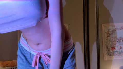 holly_sinner_ online show from April 2026 09:48:01 PM