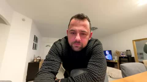 hollyandelon online show from January 2026 02:15:01 AM