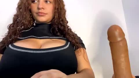 Snapshot of hollykoff chatting on January 2025 07:15:01 AM space online show from January 2025 07:15:01 AM