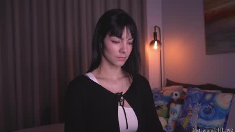 Holly Linder online show from November 2025 02:33:02 AM