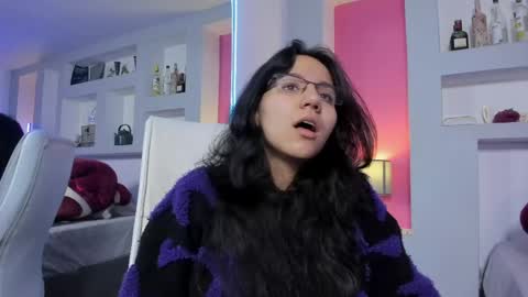 hollypeach_ online show from April 2026 01:20:01 PM