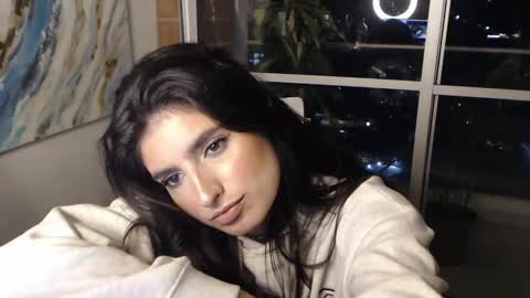 hollyshit_ online show from January 2025 12:50:01 AM